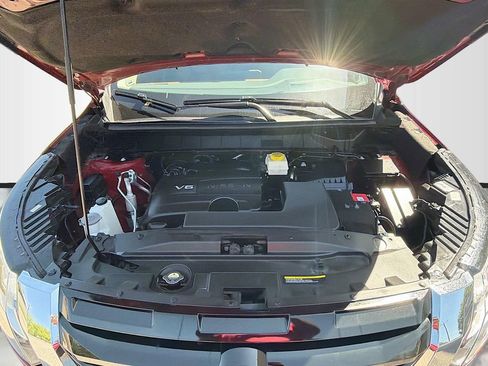 Used 2023 Nissan Pathfinder Platinum w/ Cargo Package image 33