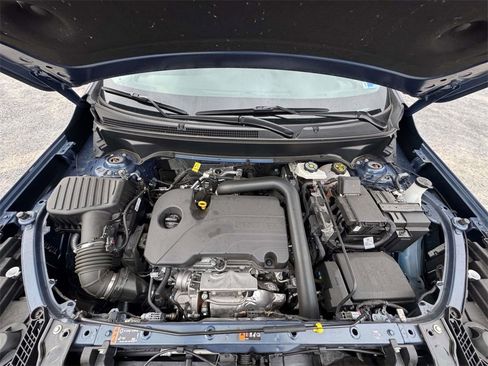 Used 2024 GMC Terrain SLT image 12