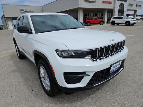 New 2026 Jeep Grand Cherokee 4WD image 11