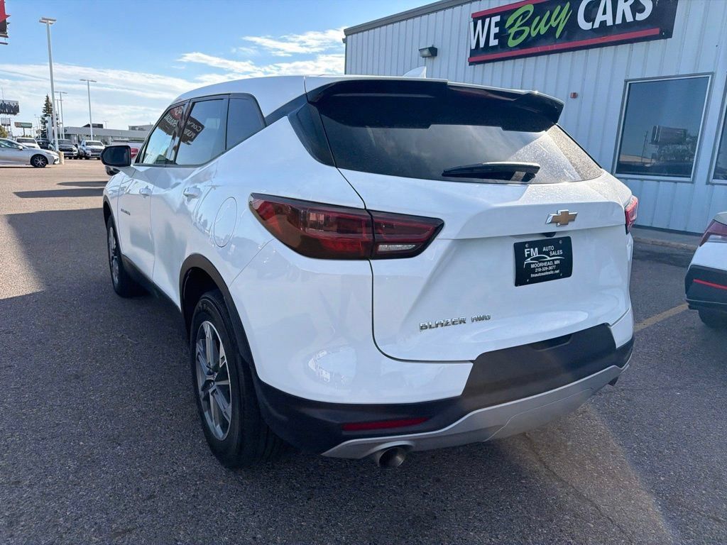 Used 2025 Chevrolet Blazer LT AWD/4WD image 9