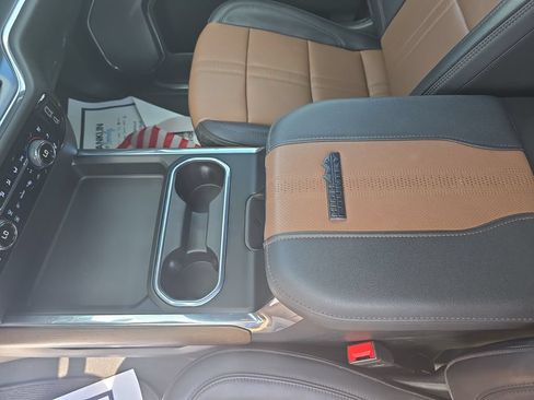 Used 2024 Chevrolet Silverado 2500 High Country w/ High Country Premium Package AWD/4WD image 26