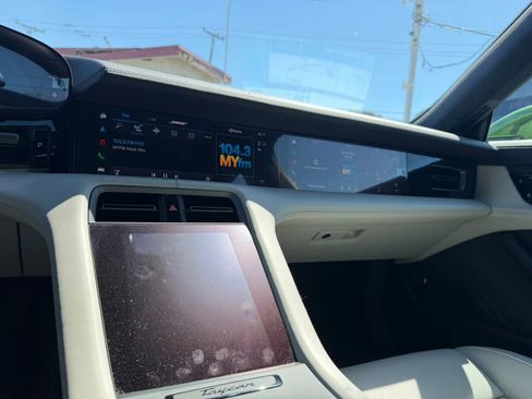 Used 2020 Porsche Taycan 4S image 23