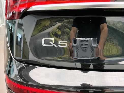 Certified 2025 Audi Q5 2.0T Premium Plus w/ Premium Plus Package image 33