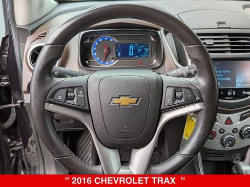 Used 2016 Chevrolet Trax LT w/ LT Sun and Sound Package AWD/4WD image 18