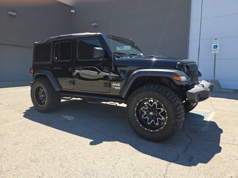 Used 2020 Jeep Wrangler Unlimited Sport S AWD/4WD image 2