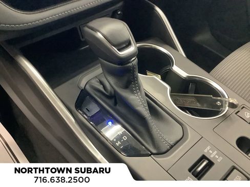 Used 2023 Toyota Highlander LE image 18