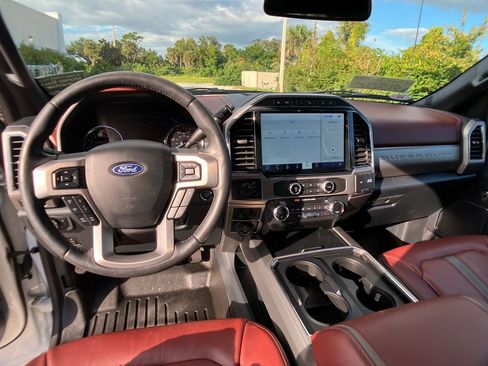 Certified 2022 Ford F450 Platinum w/ FX4 Off-Road Package image 8