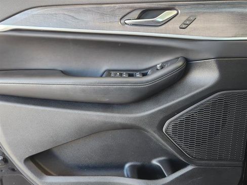 Used 2024 Jeep Grand Cherokee Limited image 18