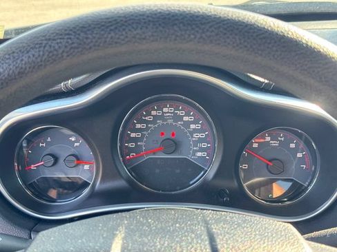 Used 2013 Dodge Avenger SE FWD image 15