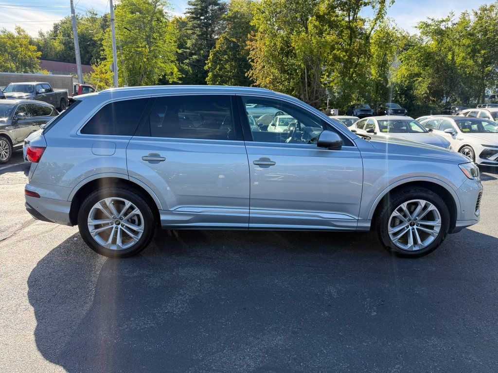 Used 2025 Audi Q7 3.0T Premium Plus AWD/4WD image 6
