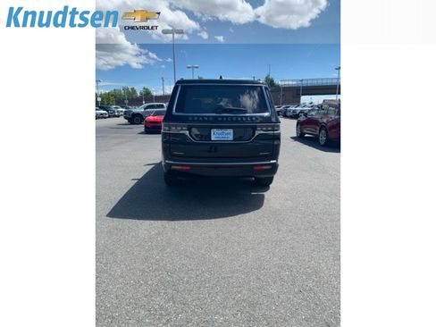Used 2022 Jeep Grand Wagoneer Series III w/ Flexible Seating Group AWD/4WD image 6