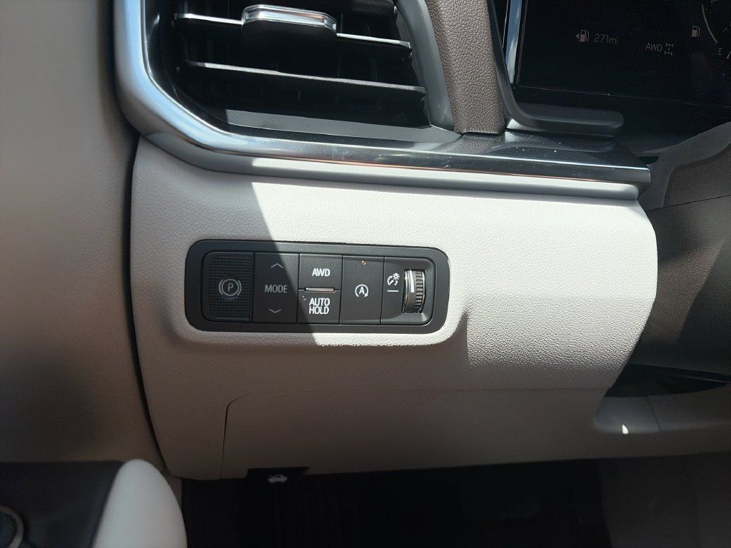 Used 2027 GMC Terrain Denali AWD/4WD image 24