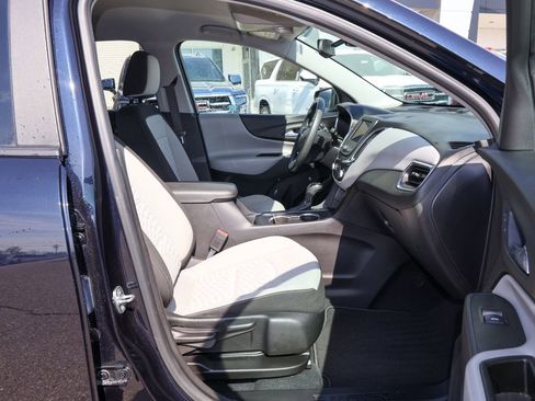 Used 2021 Chevrolet Equinox LS w/ LS Convenience Package AWD/4WD image 24