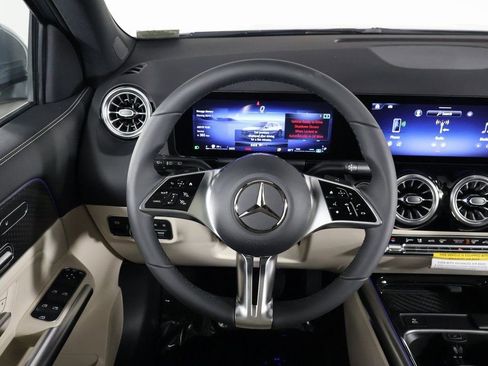 New 2026 Mercedes-Benz GLA 250 image 3