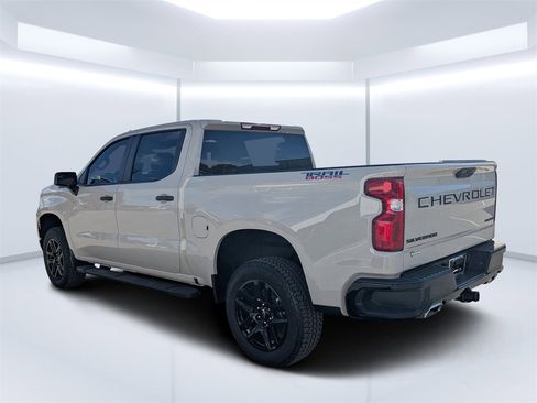 Used 2026 Chevrolet Silverado 1500 Custom Trail Boss w/ LPO, Dark Essentials Package image 6