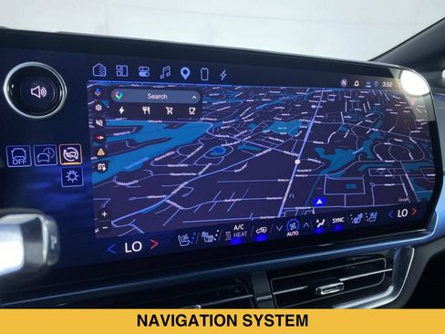 Certified 2024 Chevrolet Equinox EV LT FWD image 6