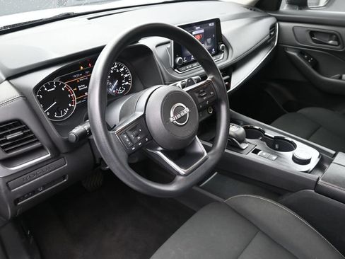 Used 2024 Nissan Rogue S AWD/4WD image 16