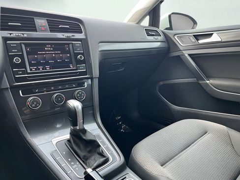 Used 2019 Volkswagen Golf S AWD/4WD image 45