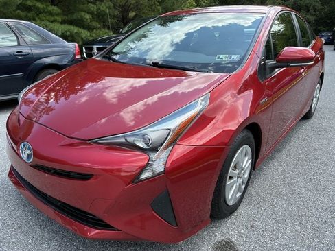 Used 2016 Toyota Prius Two FWD image 1