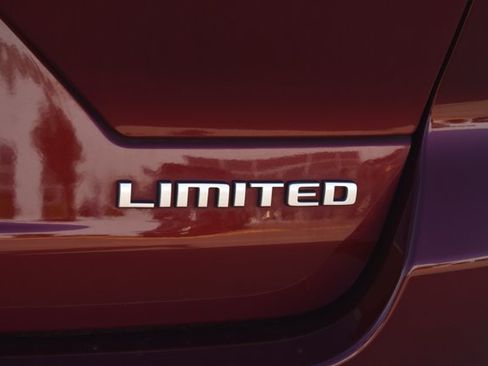 Used 2025 Jeep Grand Cherokee Limited RWD image 7