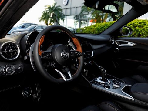 New 2025 Alfa Romeo Giulia AWD w/ Driving Assist Package image 23