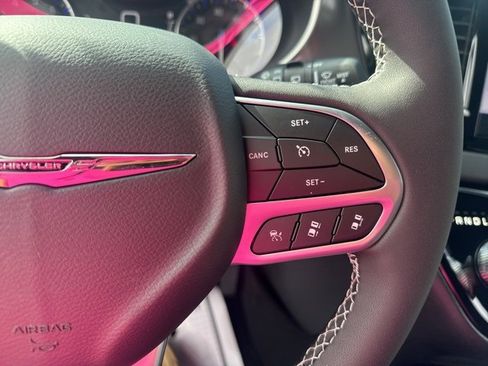 New 2025 Chrysler Voyager LX image 18