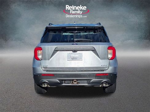 Used 2021 Ford Explorer XLT w/ Equipment Group 202A image 6