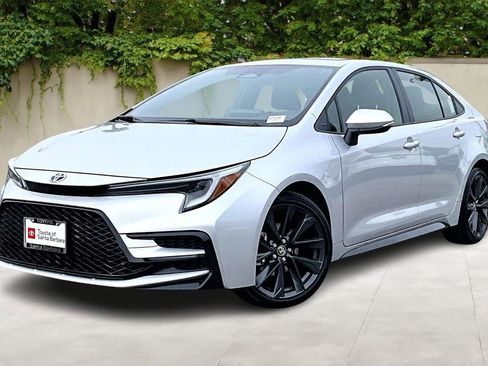 Certified 2023 Toyota Corolla SE w/ SE Package image 3