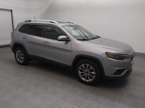 Used 2021 Jeep Cherokee Latitude Plus w/ Sun & Sound Group FWD image 11