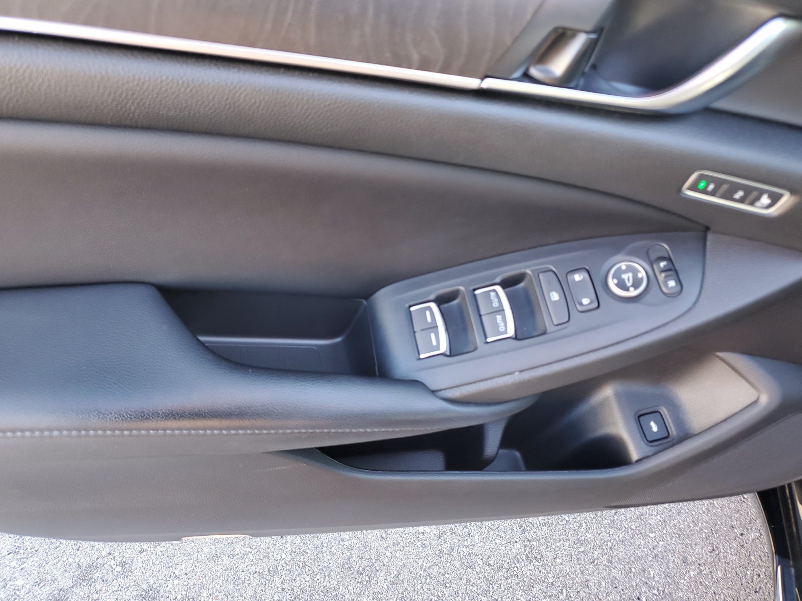 Used 2018 Honda Accord Touring image 20