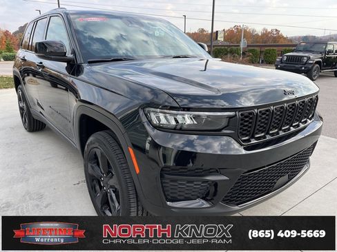 New 2025 Jeep Grand Cherokee Altitude image 31