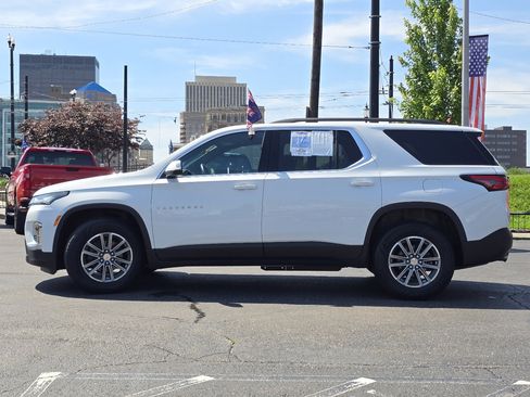 Used 2023 Chevrolet Traverse LT FWD image 22