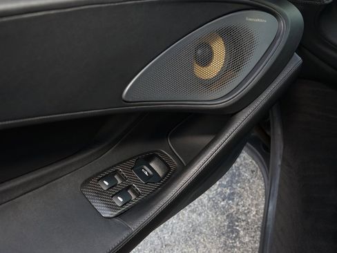 Used 2016 McLaren 570S Coupe image 27