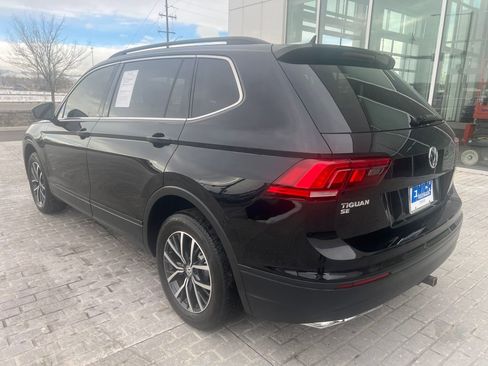 Certified 2019 Volkswagen Tiguan SE w/ Panoramic Sunroof Package image 5