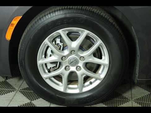 Used 2023 Chrysler Pacifica Touring-L FWD image 9