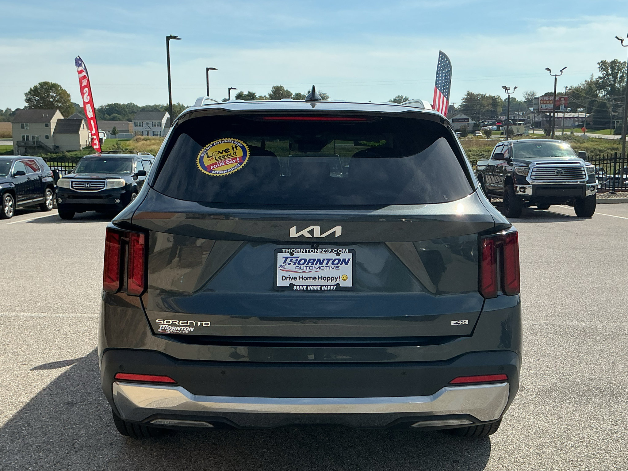 Used 2025 Kia Sorento S AWD/4WD image 4