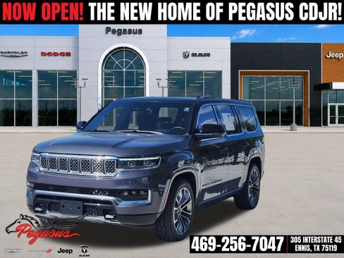 Used 2024 Jeep Grand Wagoneer Series III w/ Rear Seat Video Group 1 AWD/4WD image 2