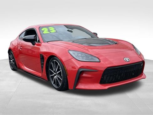 Used 2023 Toyota GR86 w/ ALL Weather Mat Package (TMS) RWD image 3