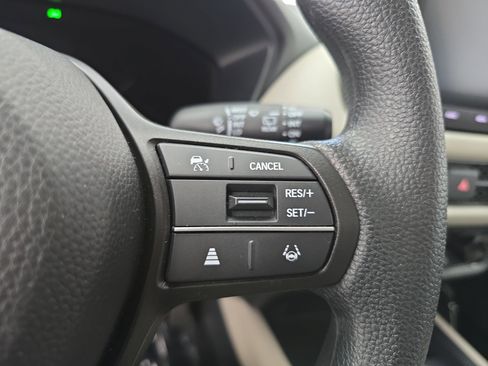 Certified 2025 Honda HR-V LX image 17