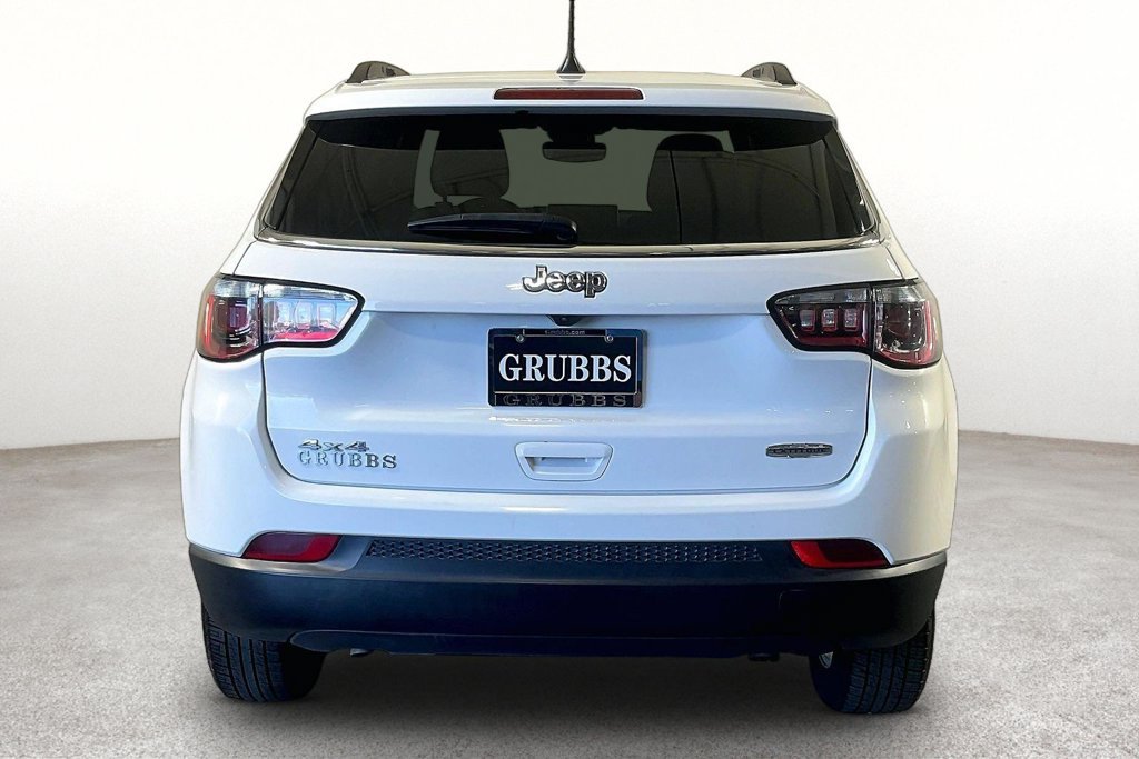 Used 2024 Jeep Compass Latitude AWD/4WD image 5