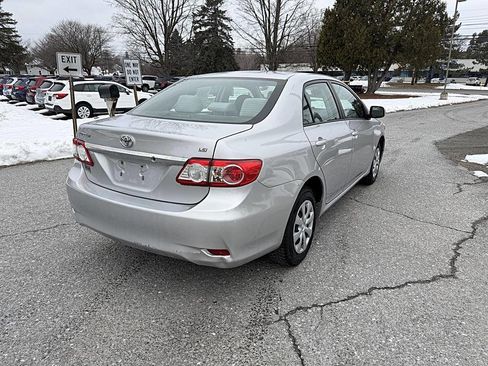 Used 2011 Toyota Corolla LE image 5