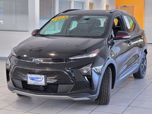 Certified 2023 Chevrolet Bolt EUV Premier w/ Sun & Sound Package FWD image 4