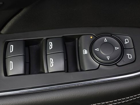 Used 2023 Buick Envision Avenir image 24