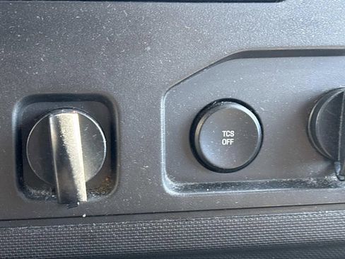 Used 2014 Ford E-350 and Econoline 350 XLT image 24