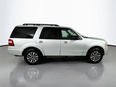 Used 2016 Ford Expedition XLT w/ Equipment Group 202A AWD/4WD image 8
