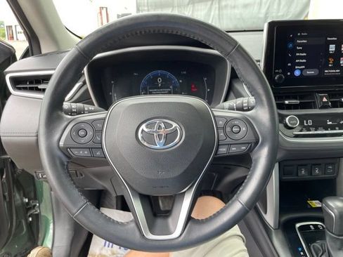 Used 2023 Toyota Corolla Cross XLE w/ Convenience Package AWD/4WD image 20