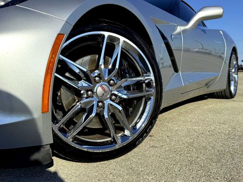 Used 2017 Chevrolet Corvette Stingray Coupe image 2
