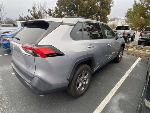 Used 2022 Toyota RAV4 XLE w/ Convenience Package image 2