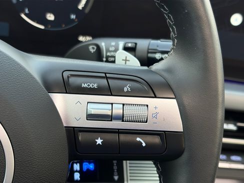 Used 2025 Hyundai Sonata Limited FWD image 19