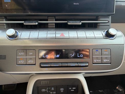 Used 2024 Hyundai Kona SEL AWD/4WD image 34